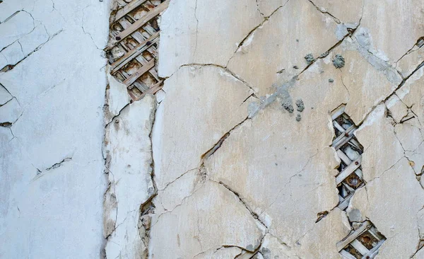 Textura de pared de listón y yeso viejo, fondo gris envejecido — Foto de Stock