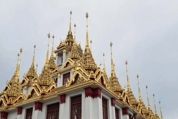 Loha Prasat de Wat Ratchanadda após renovação, Bangkok, Thaila — Fotografia de Stock