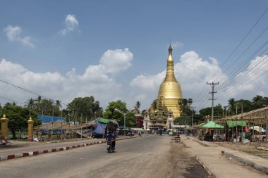 BAGO, MYANMAR - MAY 6, 2017: Shwemawdaw Pagoda, Bago, Myanmar