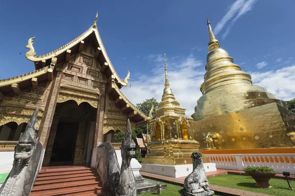 Wat Phra Singh, Chiang Mai, Pohjois-Thaimaa . — kuvapankkivalokuva