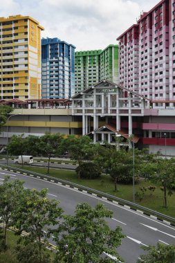 Singapore, Singapur - 12 Kasım 2017: Rochor Merkezi, renkli Hdb düz Singapur'da