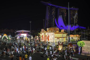 Singapore, Singapur - 15 Şubat 2018: Marina Bay, Singapur, Çin yeni yılı Lantern Festivali