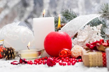 Noel dekorasyonu ahşap arka plan asılı