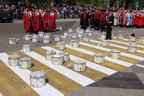 Novorossiysk kazak Cadet Kolordu resmi geçit üzerinde 21 Nisan 2018 Krasnodar Kuban kazak ordusunun davul