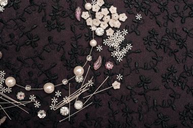 Moda tasarım ve takı oluşturmak için yaratıcı araçlar