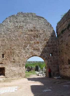 Kapı antik Perge (VII. yüzyıl M.ö.). Antalya