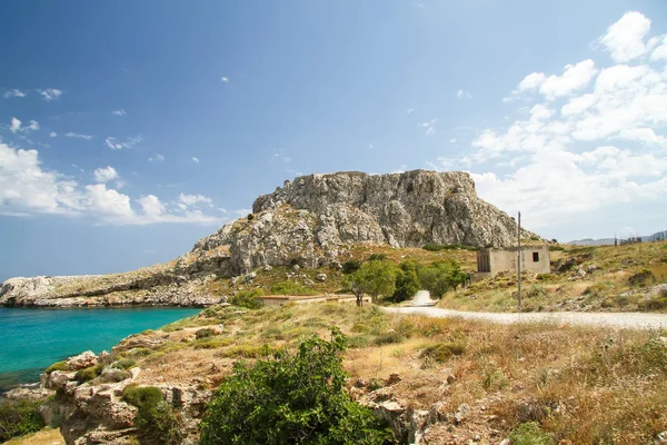 Ruinas de la fortaleza de Feraclos (1320) en la isla de Rodas — Foto de Stock