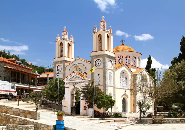Iglesia de San Panteleimón en el pueblo de Siana. Rodas — Foto de Stock