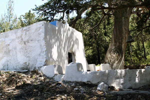 Igreja de Nossa Senhora de Cipreste (Melissina Zia) na aldeia de — Fotografia de Stock