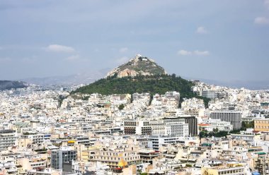 Hill Likavit (Likavitos) veya Athen Merkezi dağda kurt
