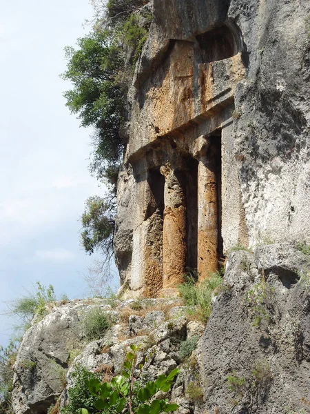 Starożytny grób Lycian w pobliżu miasta Fethiye — Zdjęcie stockowe