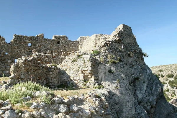 Ruiny twierdzy bizantyjskiej Paleo Pili na wyspie K — Zdjęcie stockowe