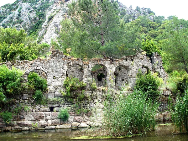 Ruiny w porcie starożytne miasto Olympos — Zdjęcie stockowe