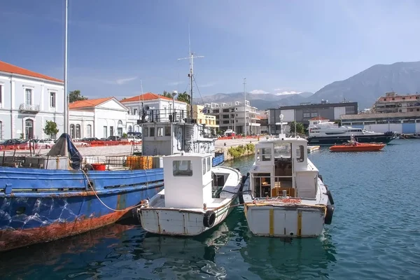 Pequeño puerto de la ciudad de Kalamata en el Peloponeso — Foto de Stock