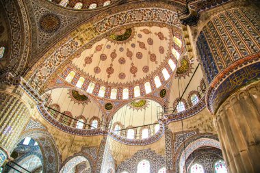 Istanbul'da bir caminin güzel kubbe