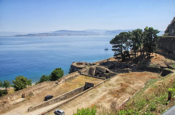 Ruins of the Old Fortress on the island of Corfu. — Stock Photo, Image