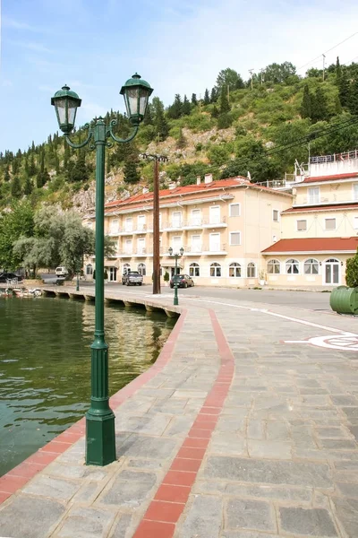 Mbankment del lago Orestiada a Kastoria — Foto Stock