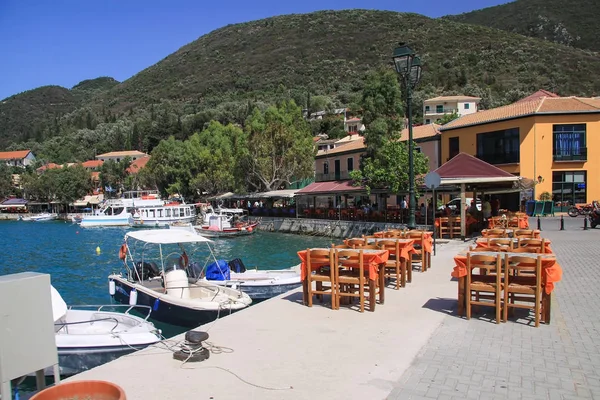 Taverna no porto de Vasliki na ilha de Lefkada — Fotografia de Stock