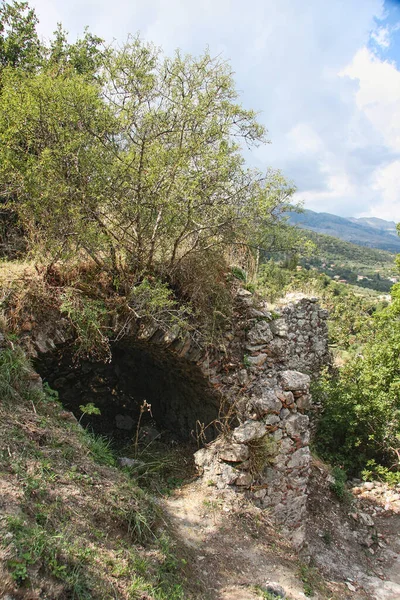 Ruiny Mystry Skarbiec Kopuły Wbija Się Ziemię Peloponez Grecja — Zdjęcie stockowe