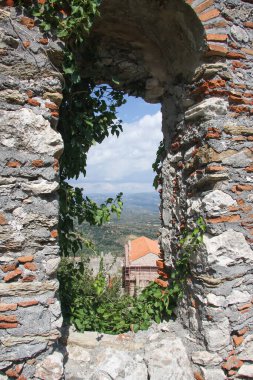 Mystra Manastırı 'nın yasal boşluktan görünüşü. Mora usulü. Yunanistan
