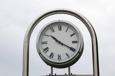Sokak saat / büyük bir şehir sokak tarih saat