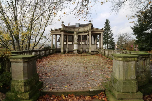 Melek heykeli (Almanya Baden-Baden'da)