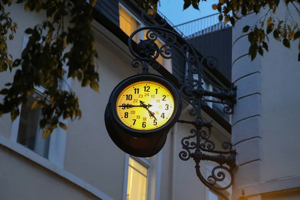 Schöne Stadtuhr Die Uhr Auf Den Straßen — Stockfoto