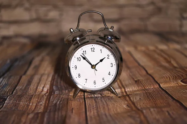 Çalar Saat Retro Kompozisyon Eski Alarmlı Saat — Stok fotoğraf