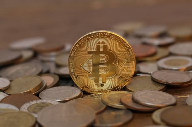 Bitcoin. Fiziksel bit sikke. Dijital para. Cryptocurrency.
