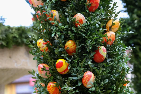 Fonte Decorada Ovos Páscoa Ovos Páscoa Bem Decorados — Fotografia de Stock