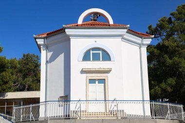 Hırvat bir kasabada küçük bir kilise