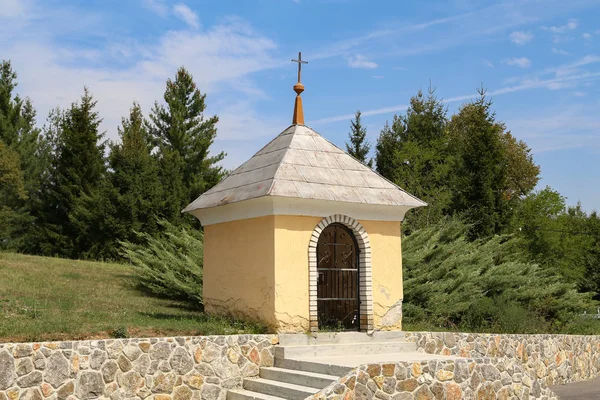 Маленькая Церковь Хорватской Деревне — стоковое фото