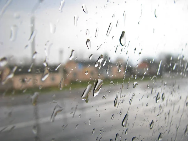 Dråber Glasset Bilturen Kraftig Regn Uden Vinduet Baggrund Byen Landsbyen - Stock-foto