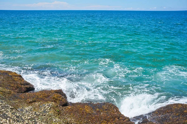 Océano Índico fondo de onda de verano superficie. Agua exótica landsc — Foto de Stock