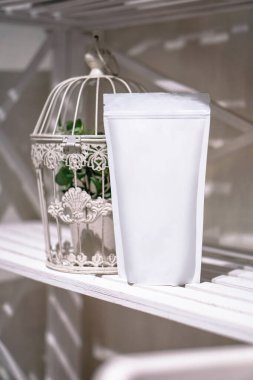 Kahve ve çay depolamak için kağıt ekolojik poşet. Yılbaşı ve yeni yıl hediyesi olarak vakum ambalajı