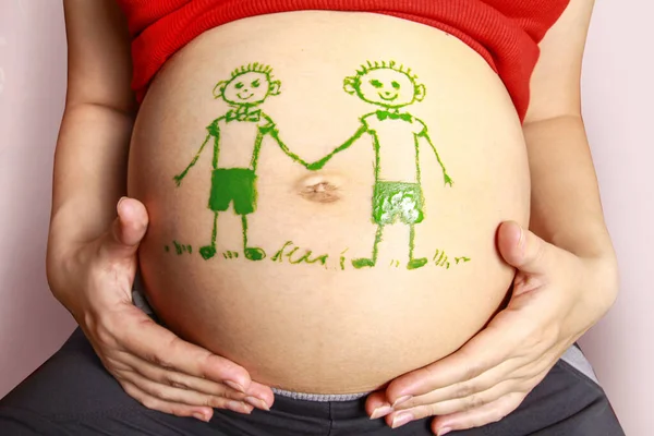 Έγκυος Μεγάλη Κοιλιά Και Μοτίβο Πάνω Του Εικόνες Δύο Δίδυμων — Φωτογραφία Αρχείου