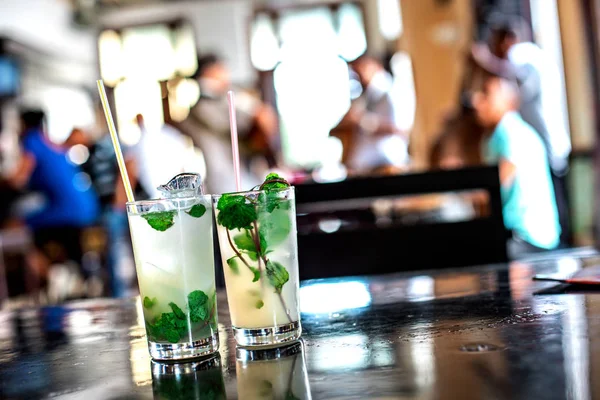 Mojito koktejl v baru na Kubě / Havaně — Stock fotografie