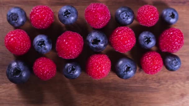 Las Bayas Frambuesa Arándanos Acercan Nutrición Saludable Detener Movimiento — Vídeo de stock