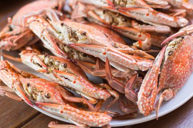 Deniz Yengeç pişmiş deniz ürünleri.