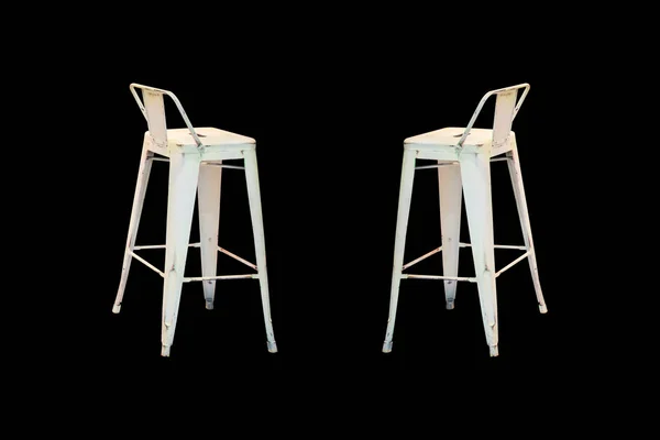 黒い背景に分離された金属製のヴィンテージの椅子 — ストック写真