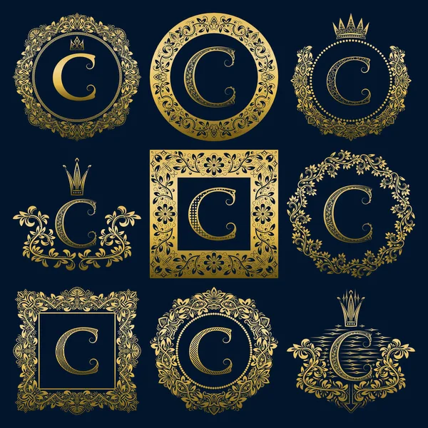 Vintage Monogram C harfini ayarlayın. Çelenk içinde altın hanedan logo, yuvarlak ve kare kare.