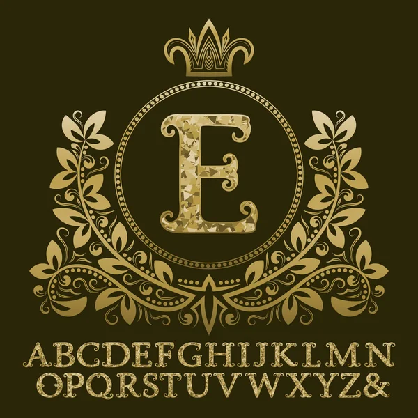 Gouden ingelegde letters en eerste monogram in de vorm van het wapen met kroon. Koninklijke lettertype en elementen kit voor logo ontwerp. — Stockvector