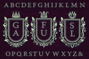 Vintage ilk logoları kiti. Kat çerçeveler, desenli harfleri, alfabe izole.