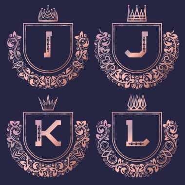 Altın Barok tarzında ayarla kat yükseldi. Vintage logoları ile ben monogram J, K, L.