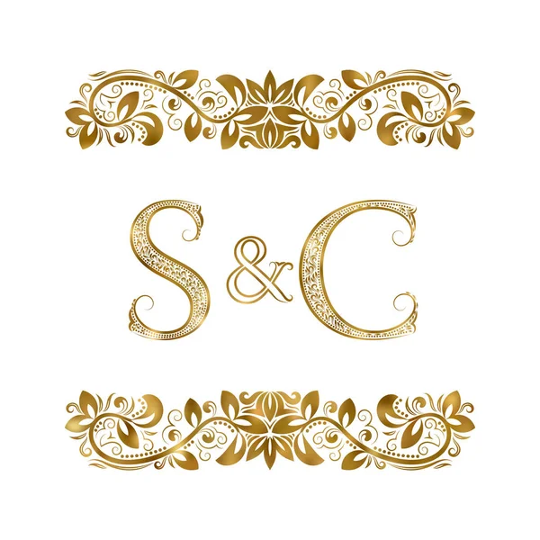 S y C vintage iniciales símbolo del logotipo. Las letras están rodeadas de elementos ornamentales. Boda o socios de negocios monograma en estilo real . — Archivo Imágenes Vectoriales