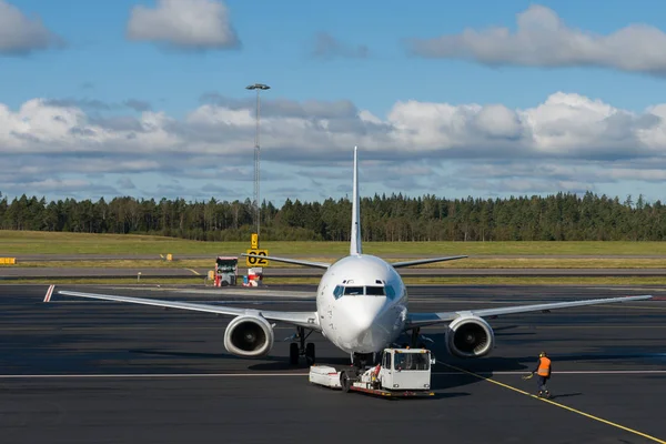 Beyaz temiz uçak pushback 