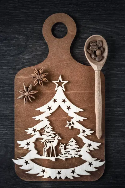 Χριστουγεννιάτικο σετ για μαγείρεμα σε ξύλο κοπής Διοικητικό Συμβούλιο αστεροειδή γλυκάνισο, κόκκους καφέ — Φωτογραφία Αρχείου