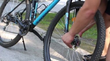 atlet bisiklet tekerleği Bisiklete binmek için bağlar