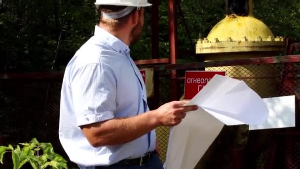 Ingénieur vérifie la qualité du gazoduc — Video