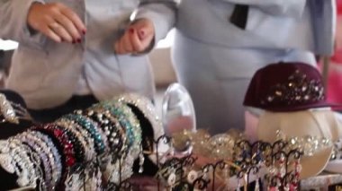 Güzellik Fuarı Rusya. Kadınlar için takı seçimi